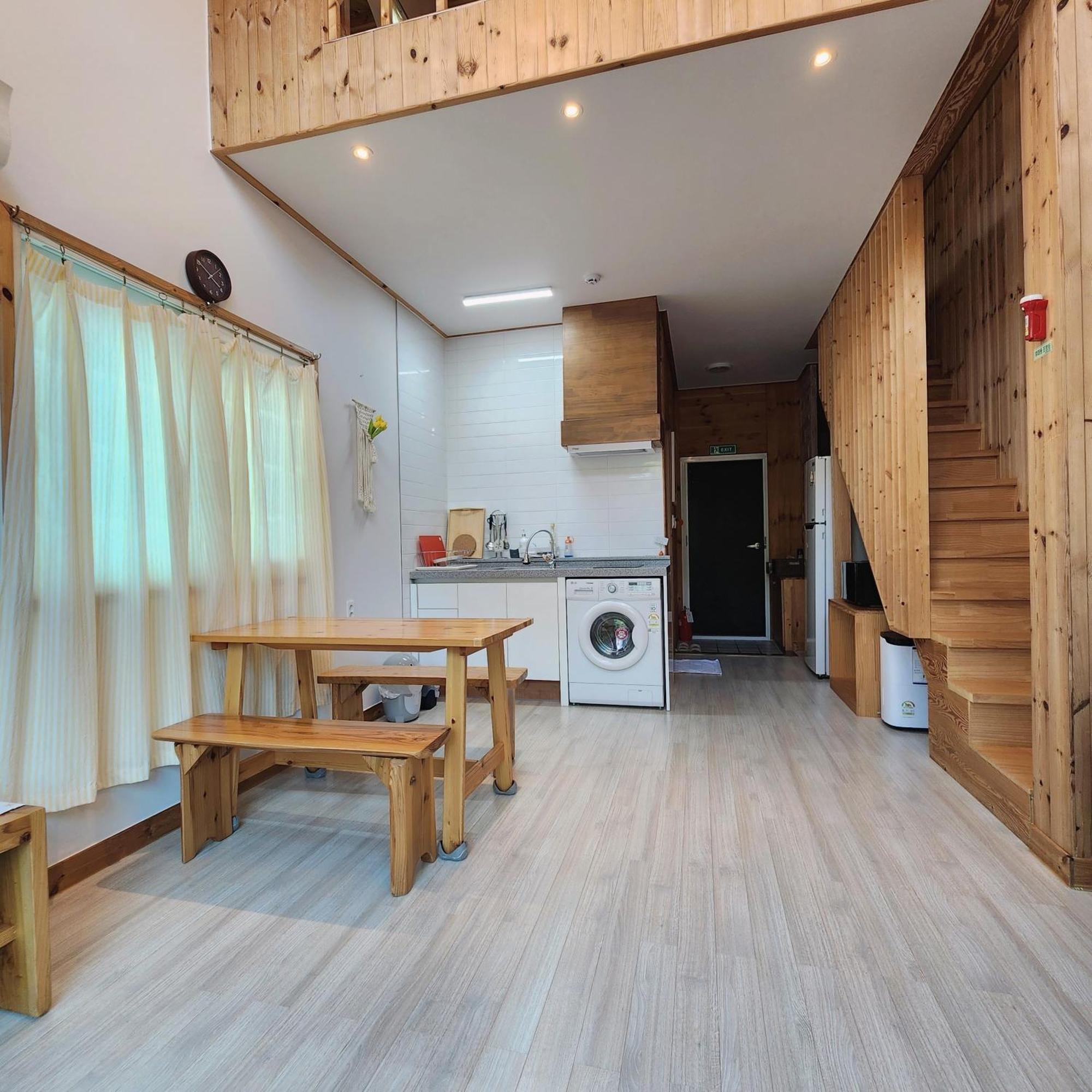 Jeju 542 Pension Согвипхо Экстерьер фото