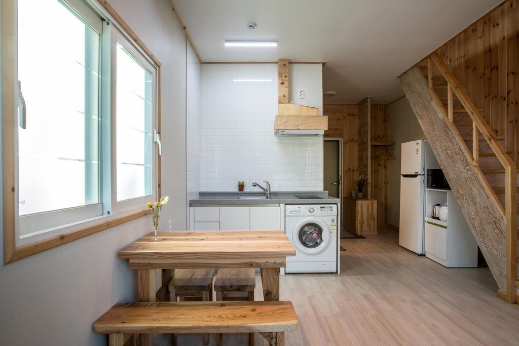Jeju 542 Pension Согвипхо Номер фото