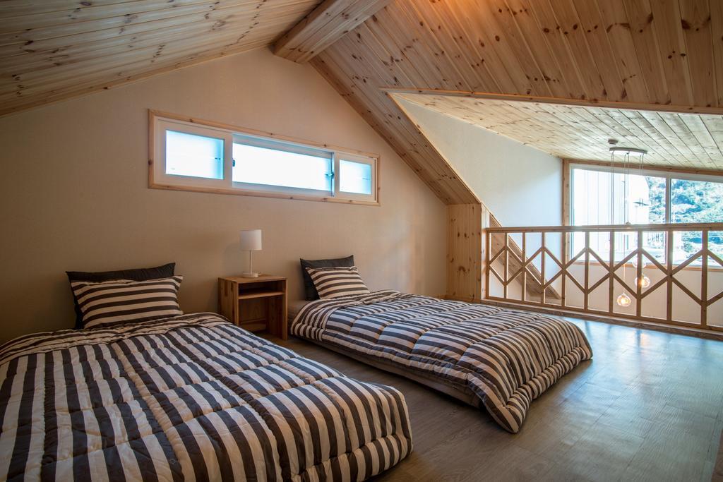 Jeju 542 Pension Согвипхо Номер фото